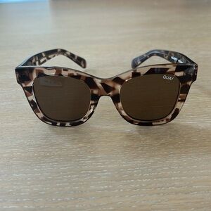 QUAY After Hours Polarized Tortoise/Brown Sunglasses **LIKE NEW**